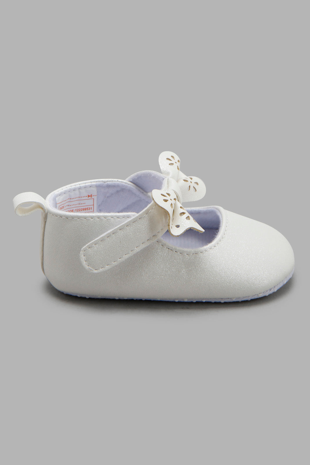 Redtag-White-Pram-Shoe-Category:Shoes,-Colour:White,-Deals:New-In,-Filter:Baby-Footwear-(0-to-18-Mths),-NBF-Shoes,-New-In-NBF-FOO,-Non-Sale,-Section:Boys-(0-to-14Yrs),-W22B-Baby-0 to 18 Months
