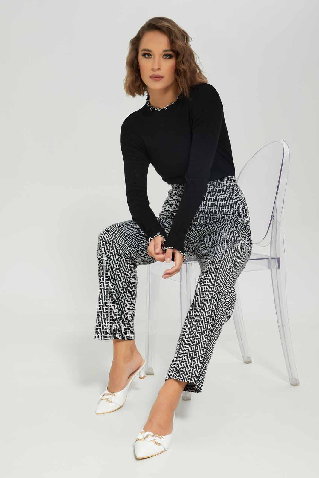 Redtag-Women-Black-Top-Category:Pullovers,-Colour:Black,-Deals:New-In,-Dept:Ladieswear,-Filter:Women's-Clothing,-LDC,-LDC-Pullovers,-New-In-LDC-APL,-Non-Sale,-S23A,-Section:Women-Women's-