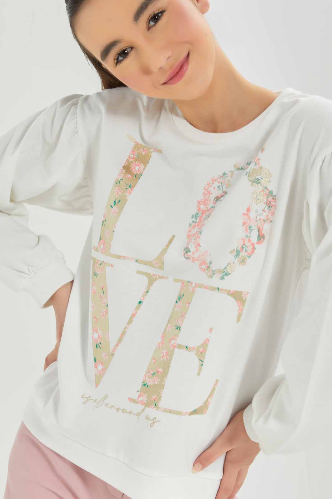 Redtag-Girls-White-Puffsleeve-Sweatshirts-Category:Sweatshirts,-Colour:White,-Deals:New-In,-Dept:Girls,-Filter:Senior-Girls-(8-to-14-Yrs),-GSR-Sweatshirts,-New-In-GSR-APL,-Non-Sale,-S23A,-Section:Girls-(0-to-14Yrs)-Senior-Girls-9 to 14 Years