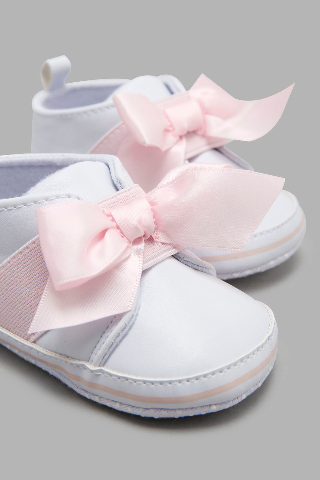 Redtag-White-Pram-Shoe-With-Bow-Trim-Category:Shoes,-Colour:White,-Deals:New-In,-Filter:Baby-Footwear-(0-to-18-Mths),-NBF-Shoes,-New-In-NBF-FOO,-Non-Sale,-Section:Boys-(0-to-14Yrs),-W22B-Baby-0 to 18 Months