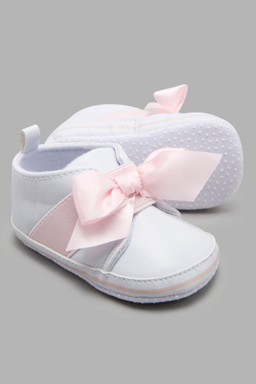 Redtag-White-Pram-Shoe-With-Bow-Trim-Category:Shoes,-Colour:White,-Deals:New-In,-Filter:Baby-Footwear-(0-to-18-Mths),-NBF-Shoes,-New-In-NBF-FOO,-Non-Sale,-Section:Boys-(0-to-14Yrs),-W22B-Baby-0 to 18 Months