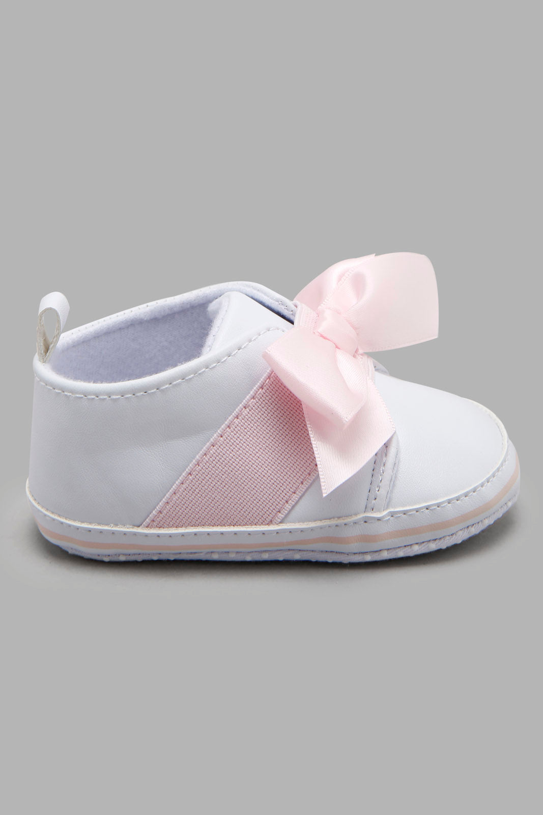 Redtag-White-Pram-Shoe-With-Bow-Trim-Category:Shoes,-Colour:White,-Deals:New-In,-Filter:Baby-Footwear-(0-to-18-Mths),-NBF-Shoes,-New-In-NBF-FOO,-Non-Sale,-Section:Boys-(0-to-14Yrs),-W22B-Baby-0 to 18 Months