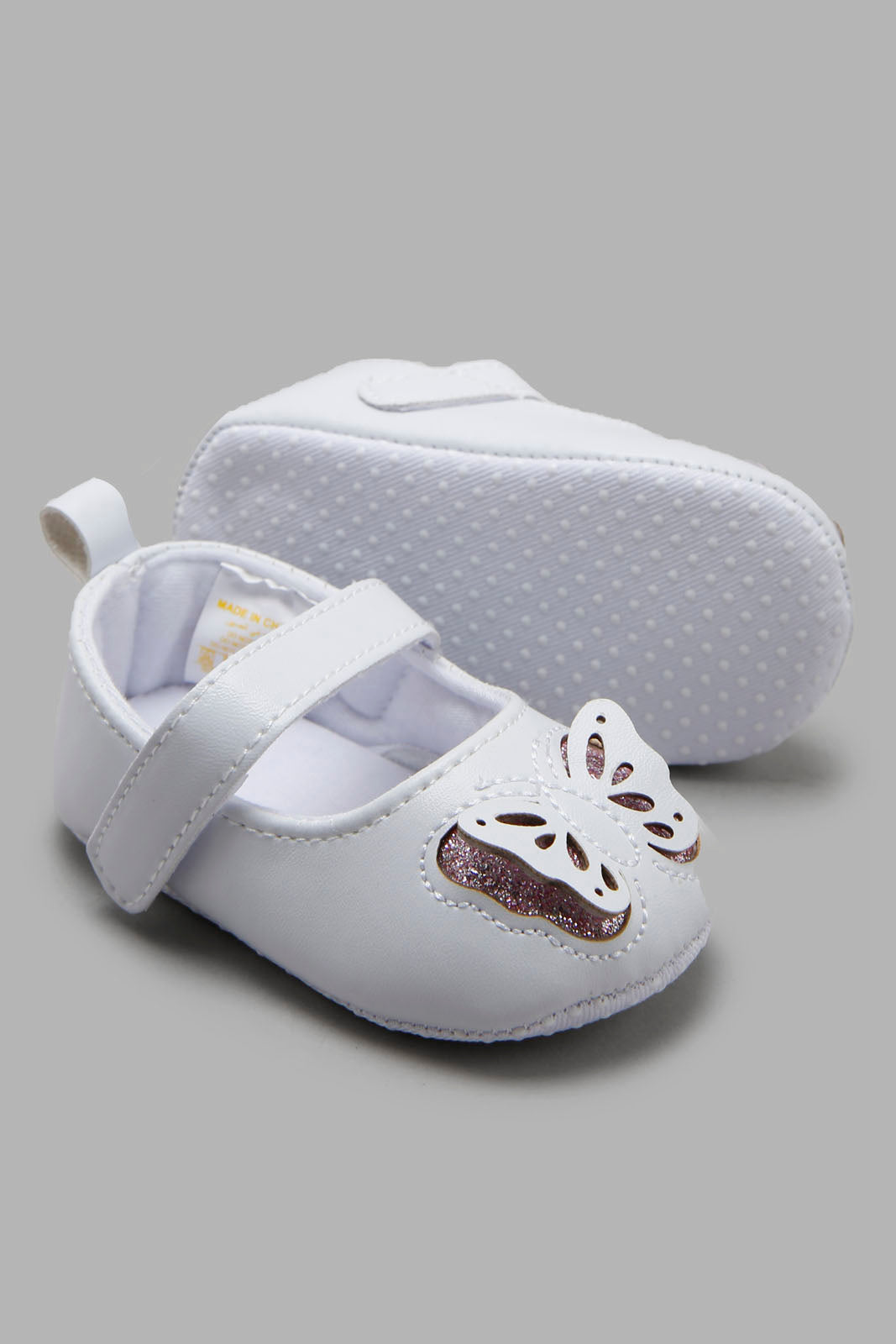 Redtag-White-Pram-Shoe-With-Butterfly-Trim-Category:Shoes,-Colour:White,-Deals:New-In,-Filter:Baby-Footwear-(0-to-18-Mths),-NBF-Shoes,-New-In-NBF-FOO,-Non-Sale,-Section:Boys-(0-to-14Yrs),-W22A-Baby-0 to 18 Months