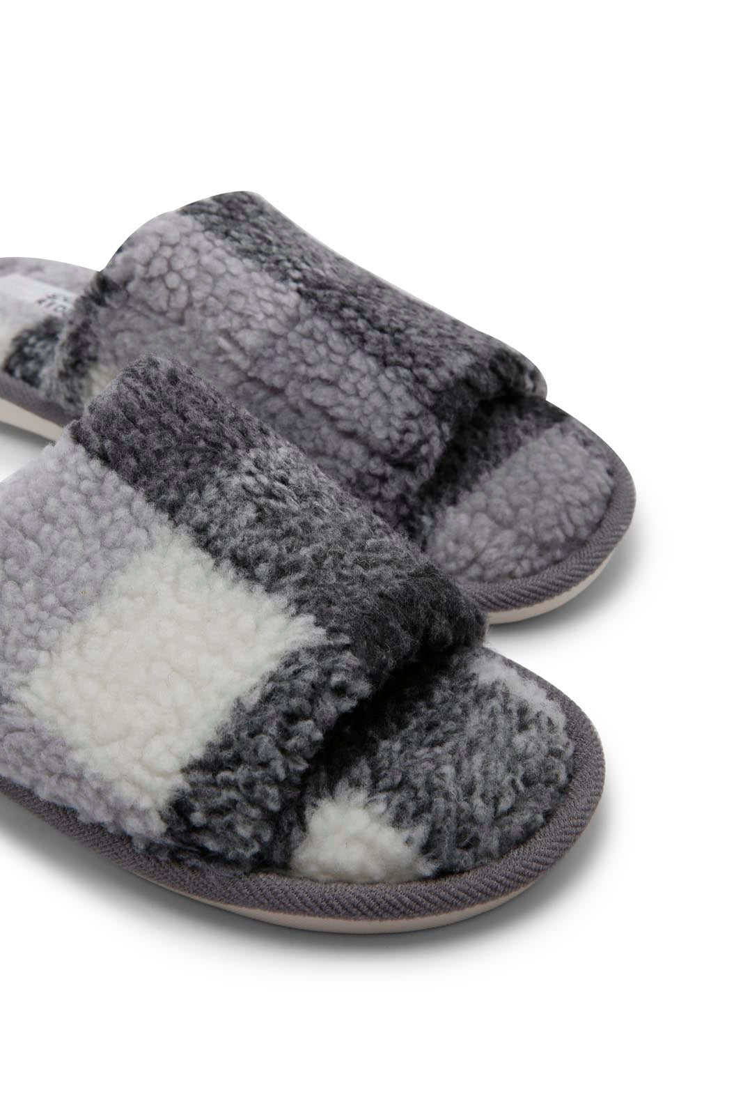 Redtag-Assorted-Checkered-Slipper-Category:Slippers,-Colour:Assorted,-Deals:New-In,-Dept:Menswear,-Filter:Men's-Footwear,-Men-Slippers,-New-In-Men-FOO,-Non-Sale,-Section:Men,-W22A-Men's-