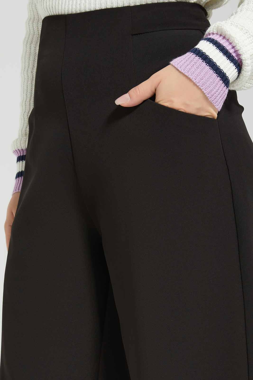 Redtag-Women-Black-Wide-Leg-Trousers-Category:Trousers,-Colour:Black,-Deals:New-In,-Filter:Women's-Clothing,-LMC,-Modest,-New-In-Women-APL,-Non-Sale,-Section:Women,-W22B,-Women-Trousers--