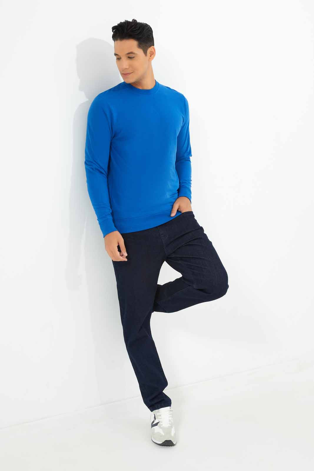 Redtag-Men-Blue-Crew-Neck-Sweatshirt-Category:Sweatshirts,-Colour:Blue,-Deals:New-In,-Dept:Menswear,-Filter:Men's-Clothing,-Men-Sweatshirts,-New-In-Men-APL,-Non-Sale,-S23A,-Section:Men,-TBL-Men's-