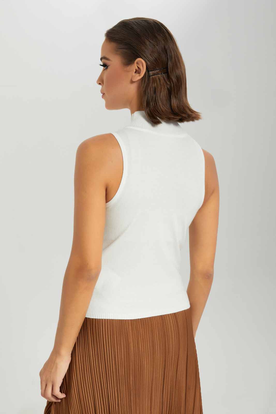 Redtag-Women-White-Sleeveless-Top-Category:Pullovers,-Colour:White,-Deals:New-In,-Dept:Ladieswear,-Filter:Women's-Clothing,-LDC,-LDC-Pullovers,-New-In-LDC-APL,-Non-Sale,-S23A,-Section:Women-Women's-