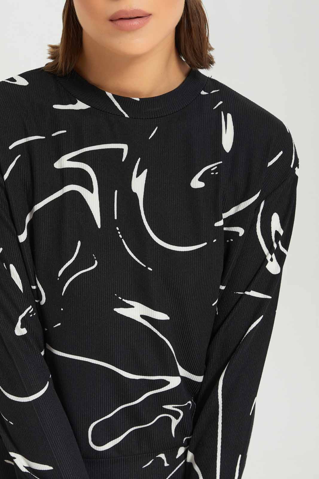 Redtag-Women-Black-Sweatshirt-Category:Sweatshirts,-Colour:Black,-Deals:New-In,-Dept:Ladieswear,-Filter:Women's-Clothing,-LDC,-LDC-Sweatshirts,-New-In-LDC-APL,-Non-Sale,-S23A,-Section:Women-Women's-