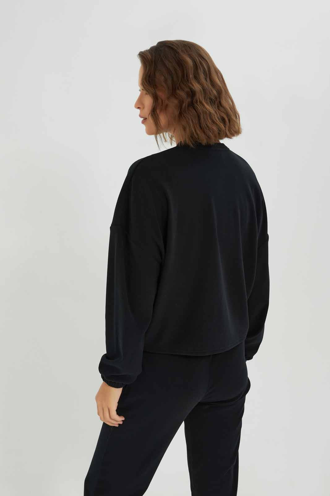Redtag-Women-Black-Sweatshirt-Category:Sweatshirts,-Colour:Black,-Deals:New-In,-Dept:Ladieswear,-Filter:Women's-Clothing,-LDC,-LDC-Sweatshirts,-New-In-LDC-APL,-Non-Sale,-S23A,-Section:Women-Women's-