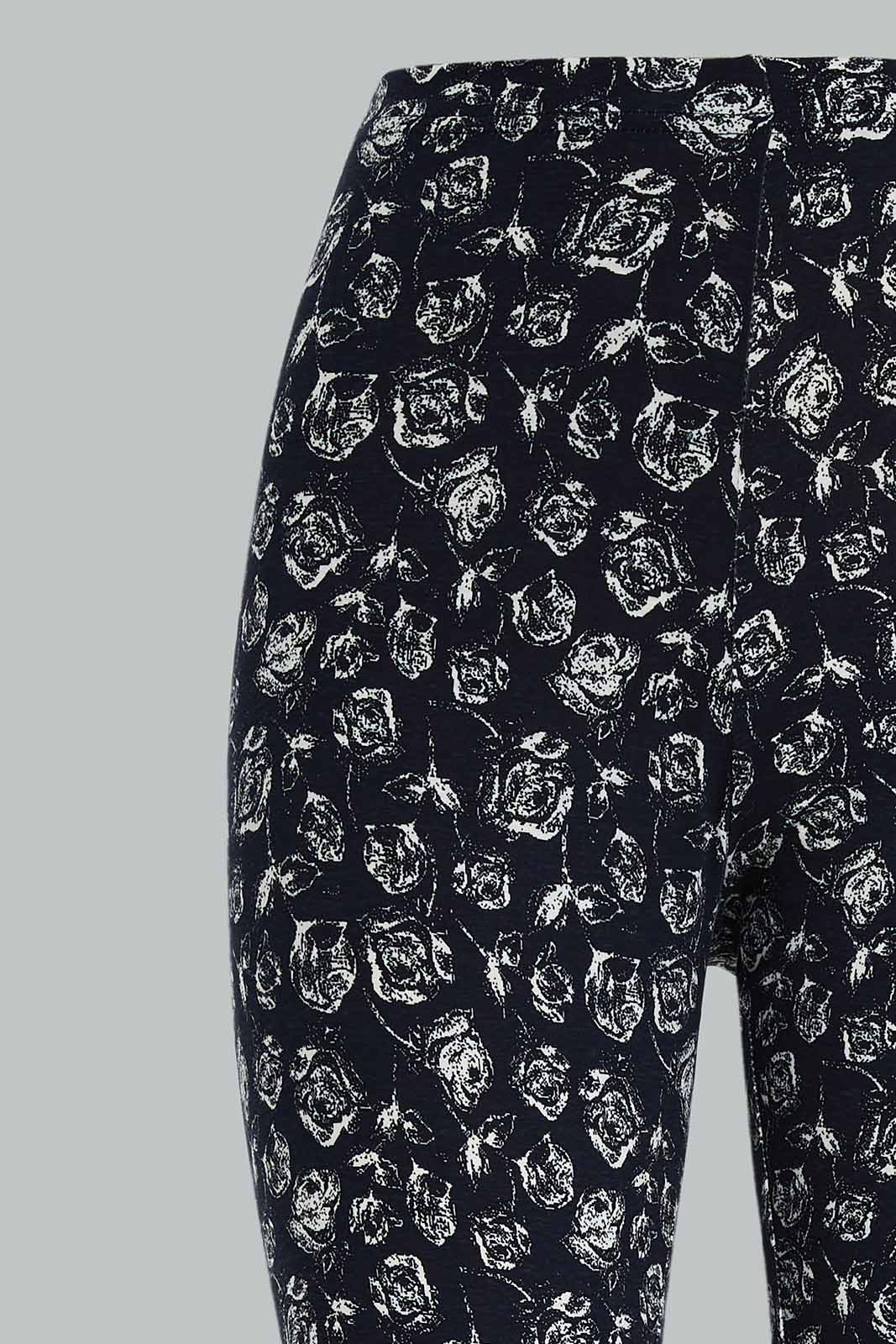 Redtag-Women-Allover-Print-Skinny-Leggings-Category:Leggings,-Colour:Assorted,-Deals:New-In,-Dept:Ladieswear,-Filter:Women's-Clothing,-New-In-Women-APL,-Non-Sale,-S23A,-Section:Women,-TBL,-Women-Leggings-Women's-